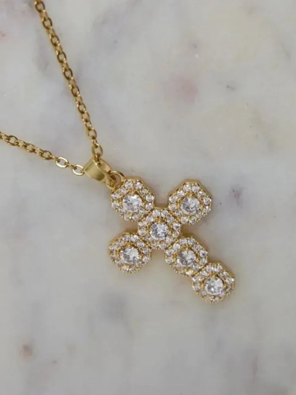 Gold Cross Pendant Necklace Q333